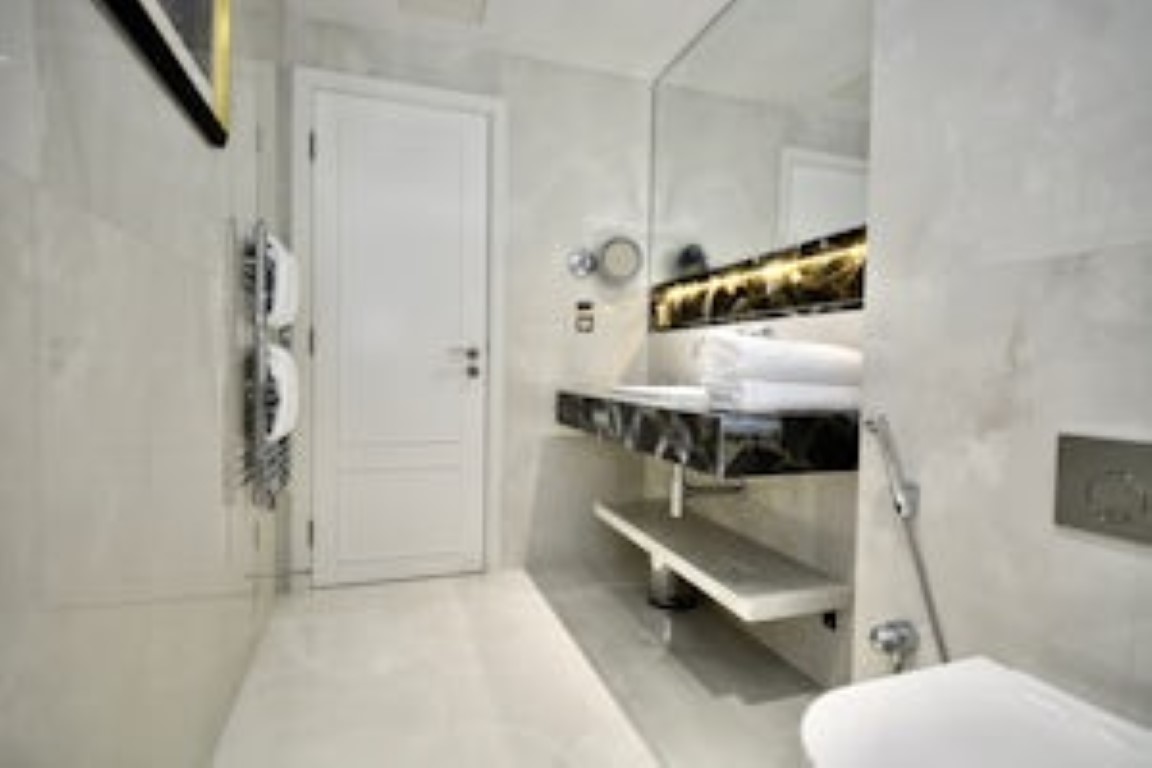  4 Bedroom Family Deluxe  -  Regent's Park  - Gallery -  23