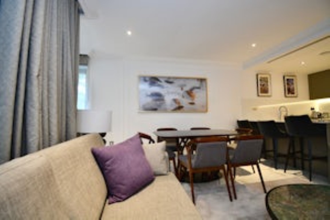  4 Bedroom Family Deluxe  -  Regent's Park  - Gallery -  10