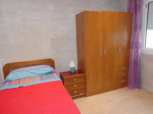 Comfortable single bedroom close to Universidad de Cantabria