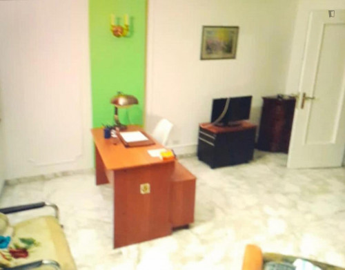 Cozy single bedroom close to Sandro Pertini park