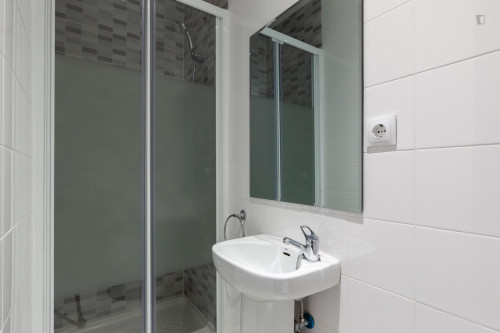 Nice double bedroom close to Facultat de Filosofia - Universitat de Barcelona - Gallery - 12
