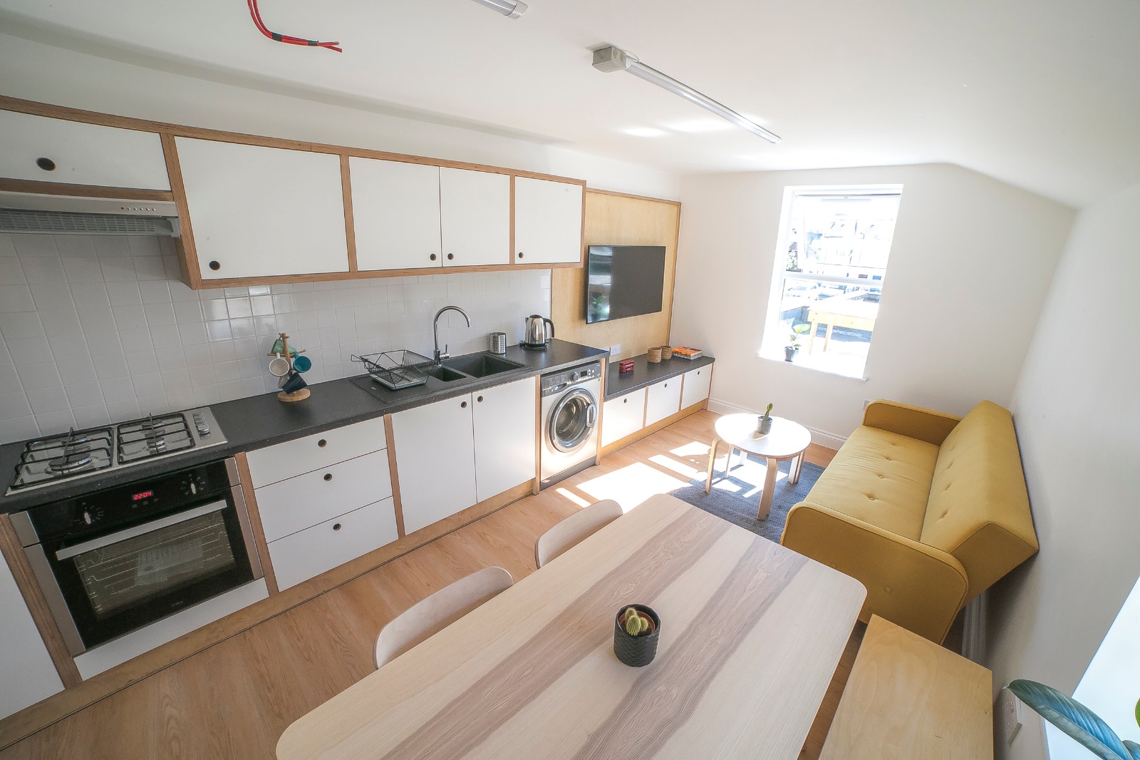 Classic EnSuite - West Green House - Flexible Tenancies - Gallery - 4