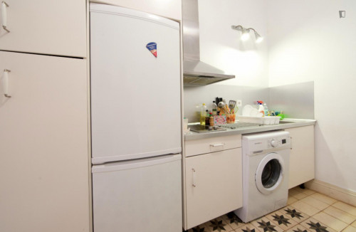 Encantadora habitación con patio cordobés, cerca de las Facultades