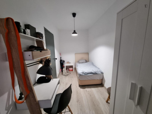 Neat single bedroom in Alcântara