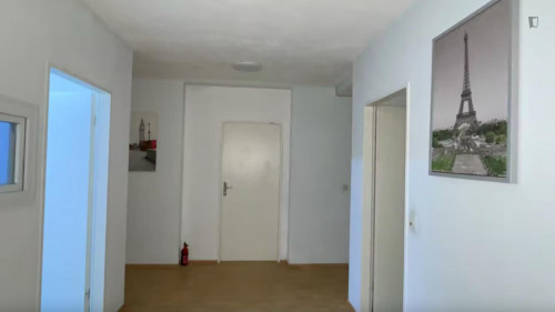 Single bedroom in 5-bedroom apartment - Gallery - 8