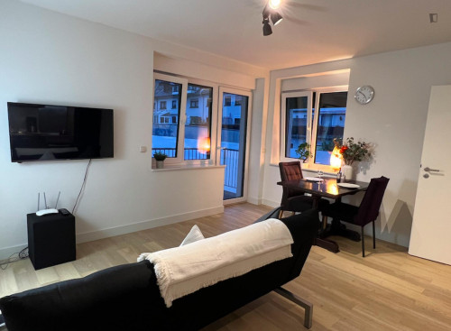 Cosy studio in a residence, very close to Berliner Platz metro station