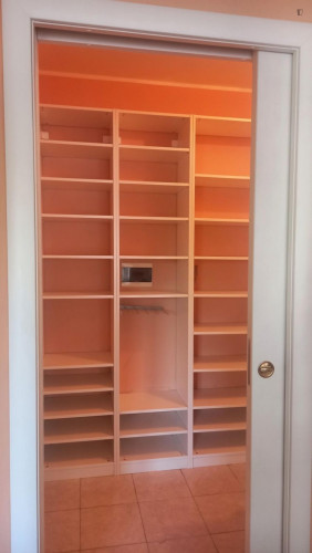 Comfy 3 bedroom apartment close to University of Parma