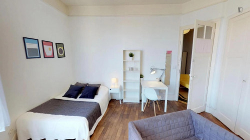 Appealing double bedroom in a 3-bedroom apartment next to the Université Jean Moulin Lyon 3