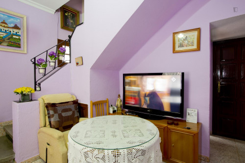 Cosy single bedroom in the Macarena neighbourhood