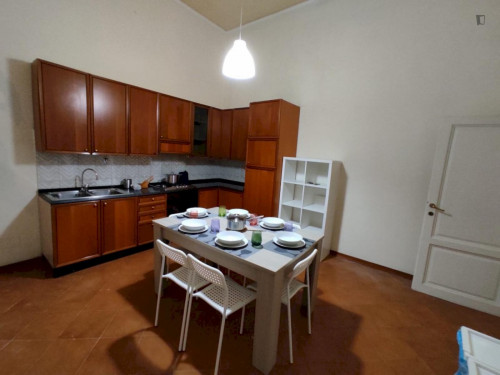 Bed in a twin bedroom, near Firenze Campo Marte train station - Gallery - 7