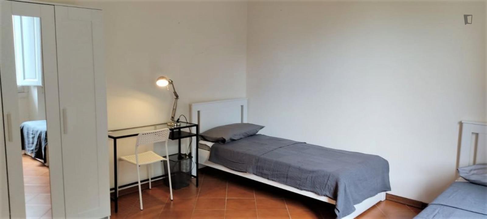 Bed In A Twin Bedroom, Near Firenze Campo Marte Train Station - 1