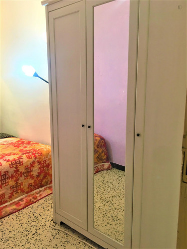 Private Bedroom with King Size Bed Plaza Espanya