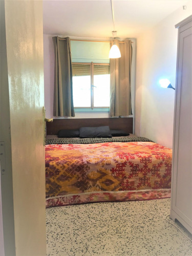 Private Bedroom with King Size Bed Plaza Espanya