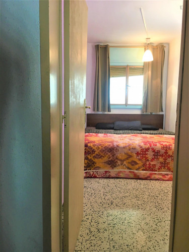 Private Bedroom with King Size Bed Plaza Espanya