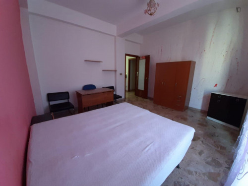 Double bedroom, with balcony, in 4-bedroom apartment  - Gallery -  5