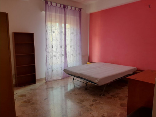Double bedroom, with balcony, in 4-bedroom apartment