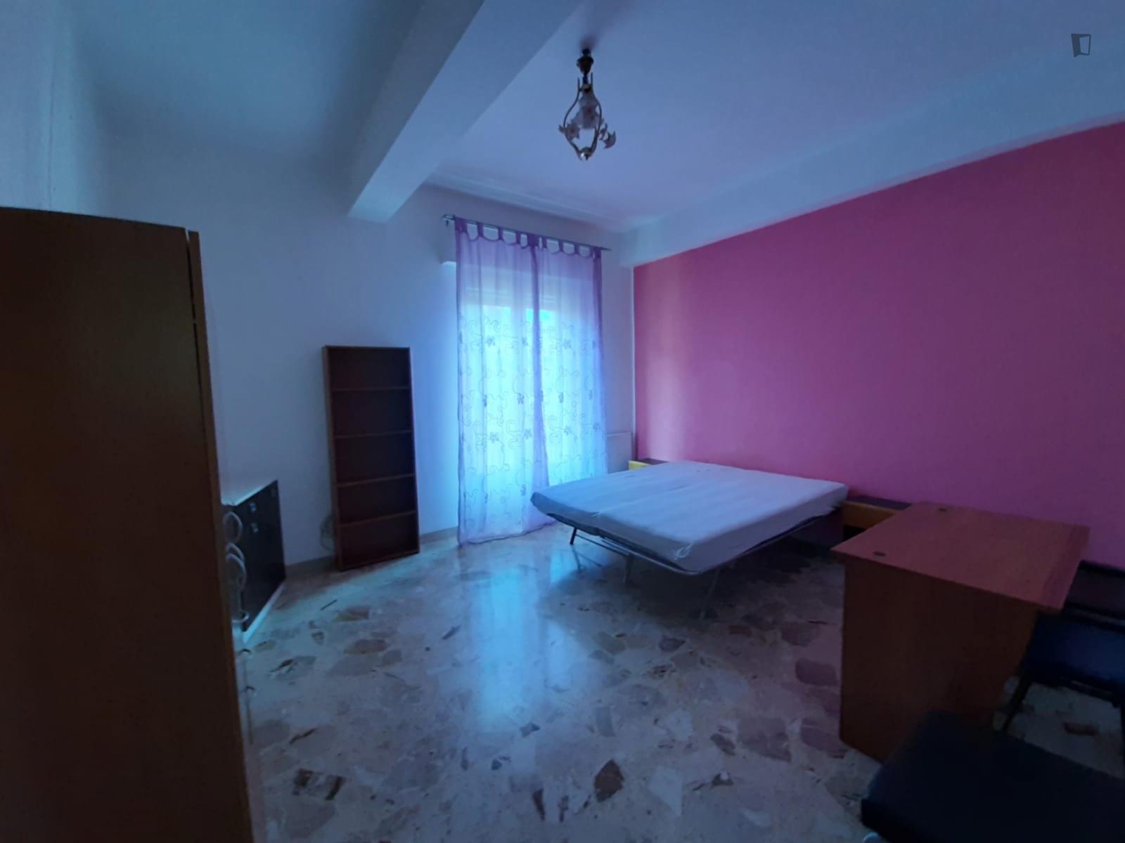 Double Bedroom, With Balcony, In 4-Bedroom Apartment - Double bedroom, with balcony, in 4-bedroom apartment - Gallery - 1