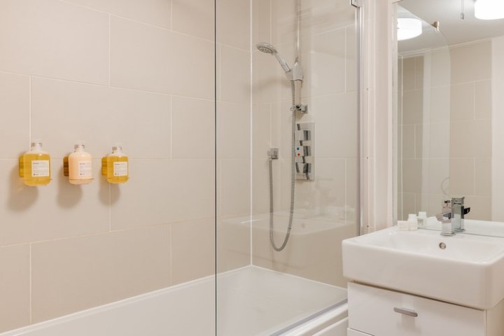 1.5 Bed Apartment - Scala Street - Gallery - 7