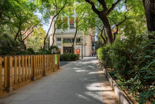 Luminous double bedroom near the Encants metro