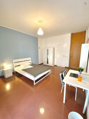 Lovely double bedroom in Murat
