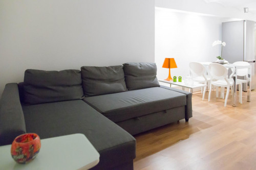 Modern and welcoming 1-bedroom flat in Sant Gervasi - Galvany