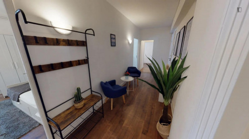 Delightful double bedroom near the Compans-Caffarelli metro