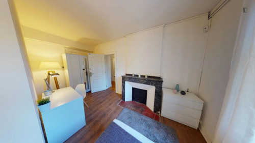Delightful double bedroom near the Compans-Caffarelli metro - Gallery - 19