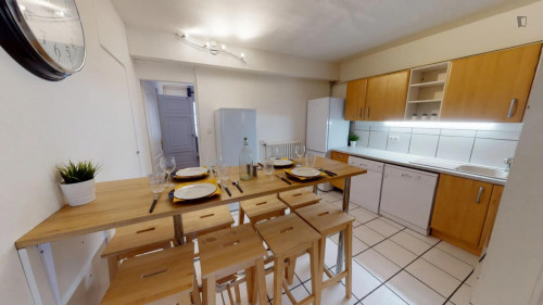 Delightful double bedroom near the Compans-Caffarelli metro - Gallery - 12