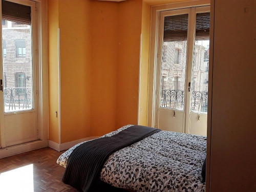 Single bedroom in Madrid's beautiful Palacio district