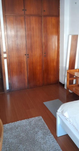 Cosy single bedroom in a 3-bedroom apartment near Universidade Lusíada
