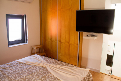 Beautiful 1-bedroom house close to Marquês metro station