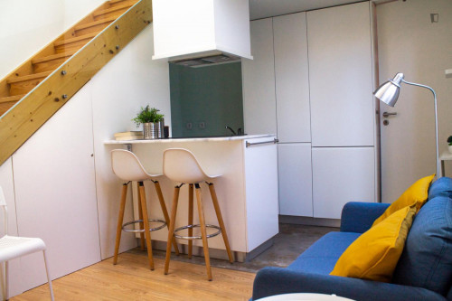 Beautiful 1-bedroom house close to Marquês metro station