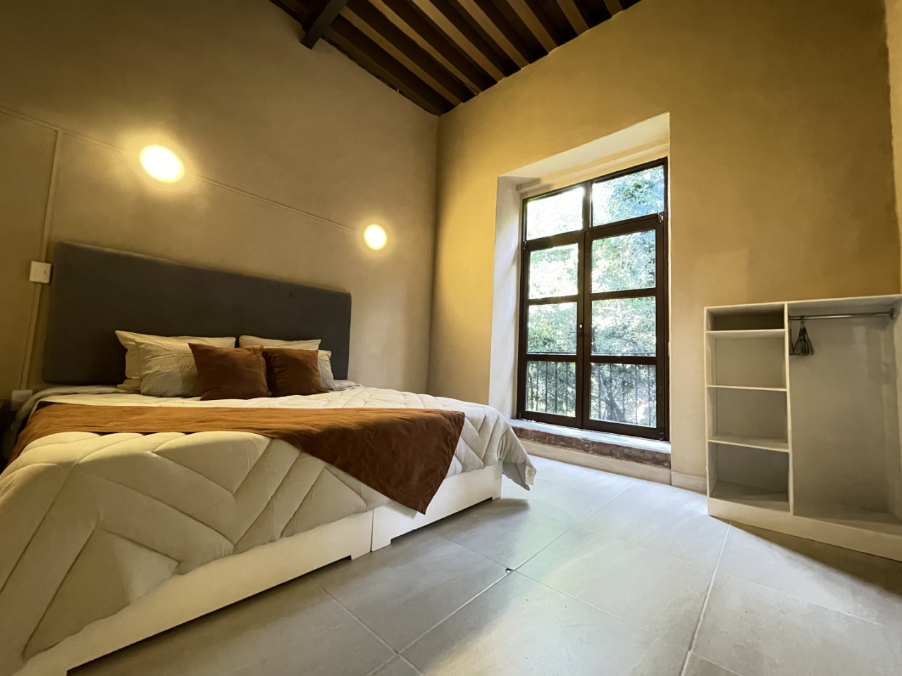 Suite Room - 27
