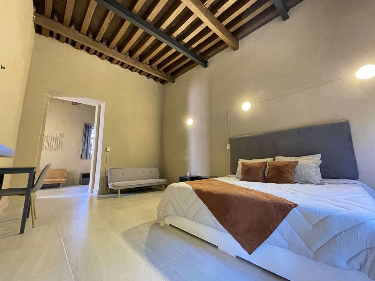 Suite Room - 9