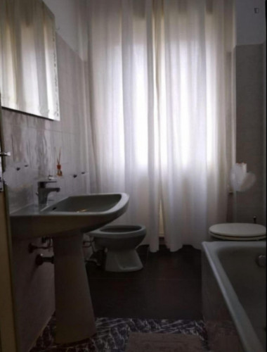 Comfy single bedroom close to Università Cattolica del Sacro Cuore of Cremona