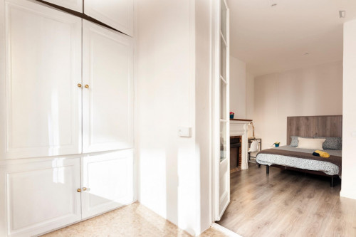 Charming double bedroom close to Universitat de Barcelona  - Gallery -  5