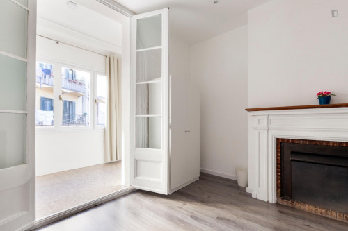 Charming double bedroom close to Universitat de Barcelona