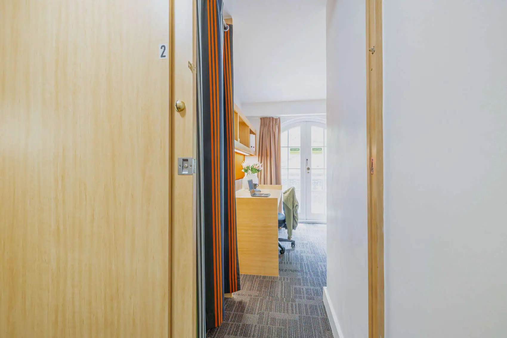 2 Bedroom Apartment - Dwell Village Melbourne City - Gallery - 2