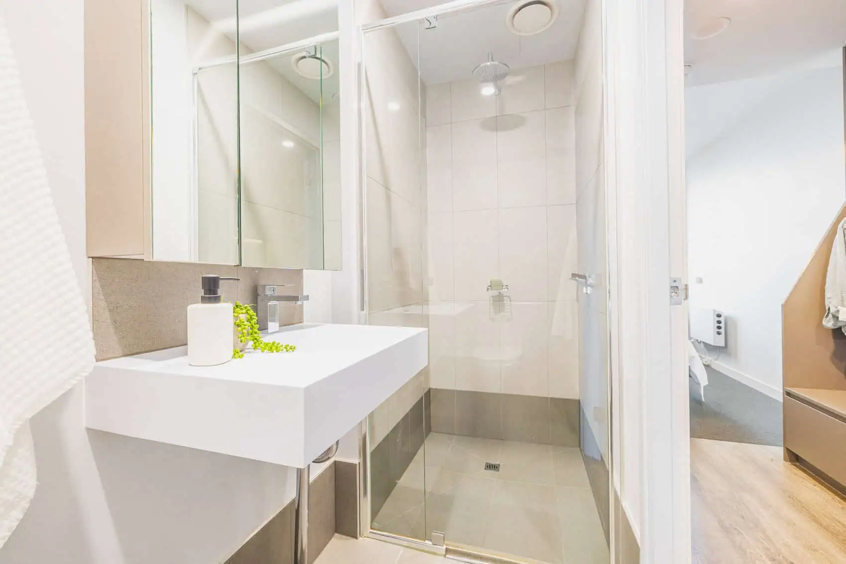  1 Bedroom Studio Deluxe  -  Dwell Village Melbourne City  - Gallery -  4