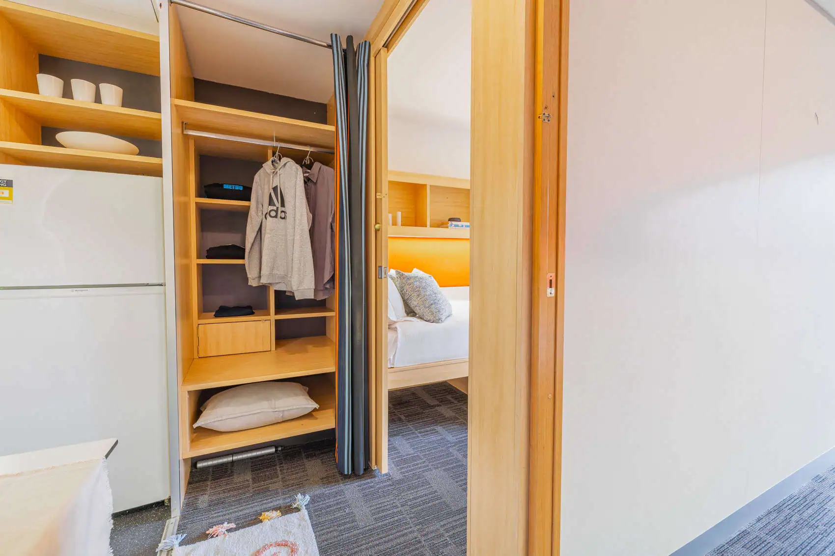  2 Bedroom Studio With Balcony  -  Dwell Village Melbourne City  - Gallery -  9