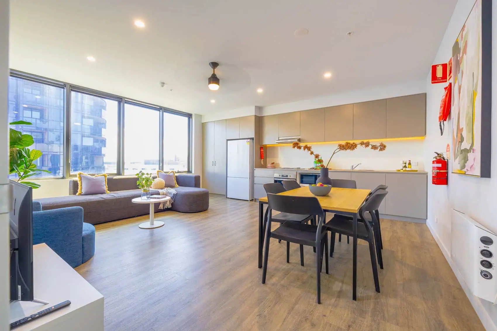  4 Bedroom Apartment Deluxe  -  Dwell Village Melbourne City  - Gallery -  10