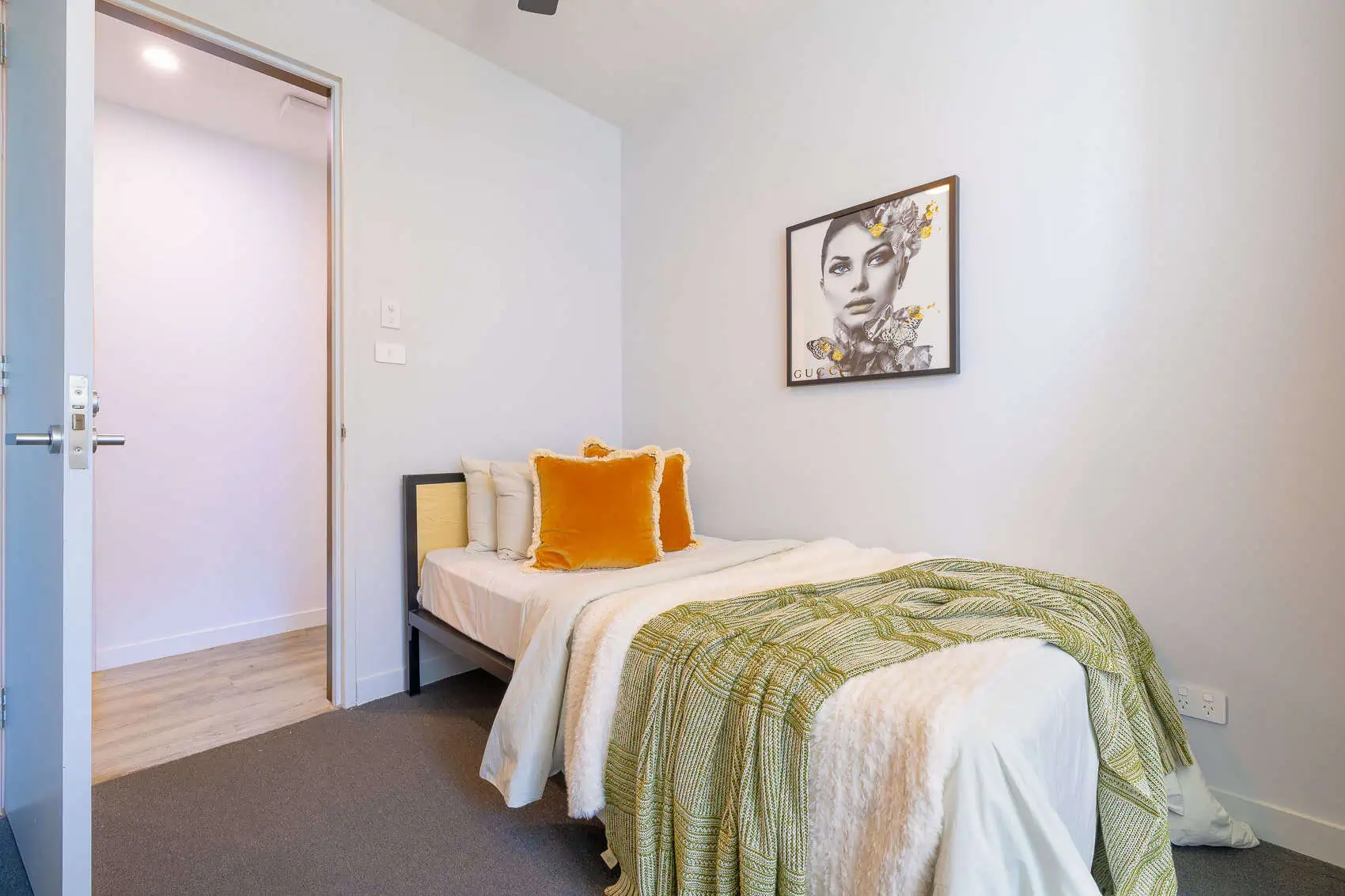 4 Bedroom Apartment Deluxe - Dwell Village Melbourne City - Gallery - 1
