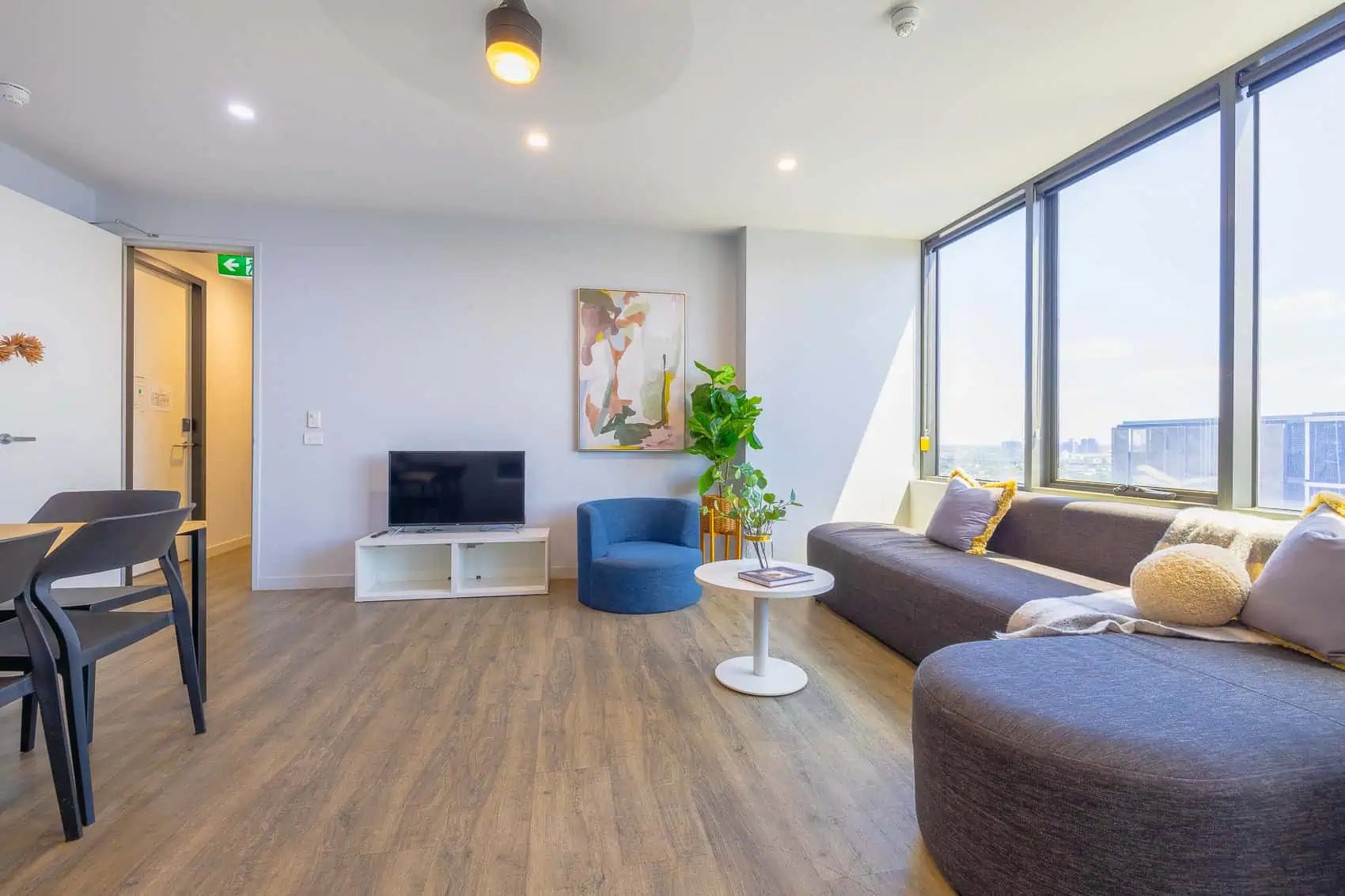  4 Bedroom Apartment Deluxe  -  Dwell Village Melbourne City  - Gallery -  5