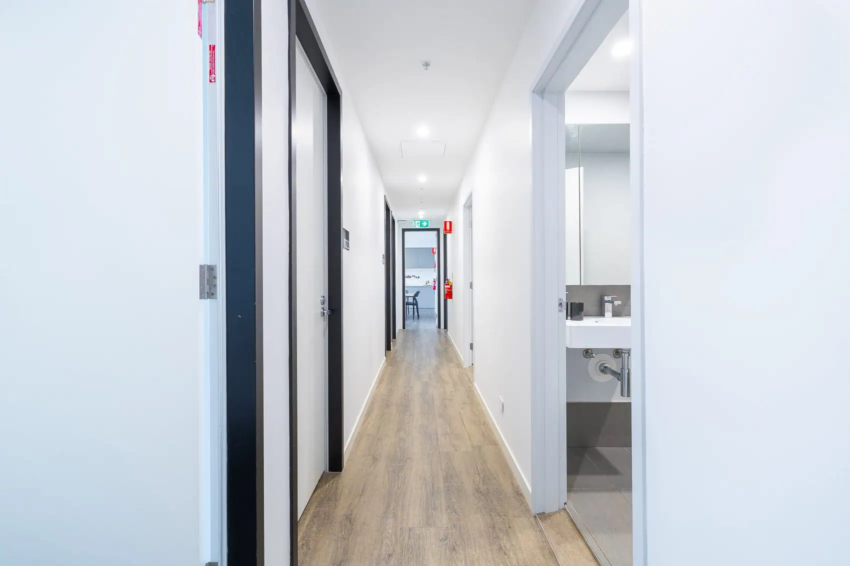 4 Bedroom Apartment Deluxe - Dwell Village Melbourne City - Gallery - 4