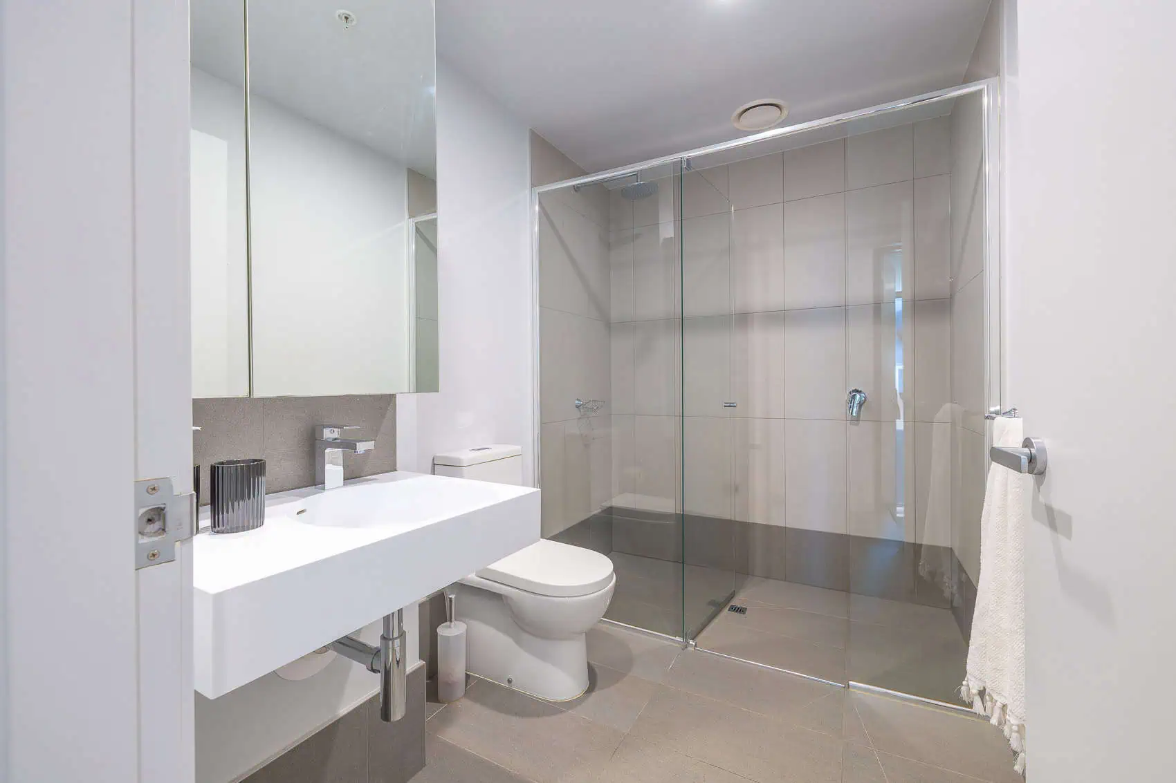 4 Bedroom Apartment Deluxe - Dwell Village Melbourne City - Gallery - 9