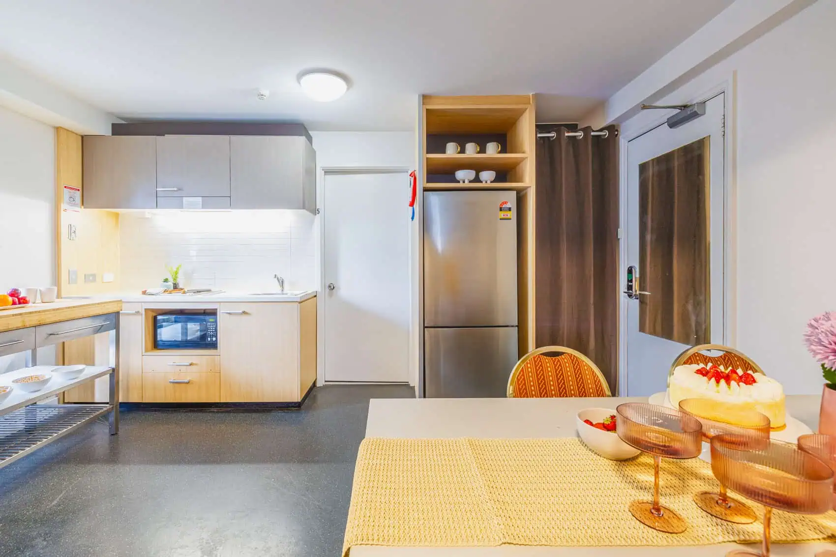 5 Bedroom Apartment - Dwell Village Melbourne City - Gallery - 9