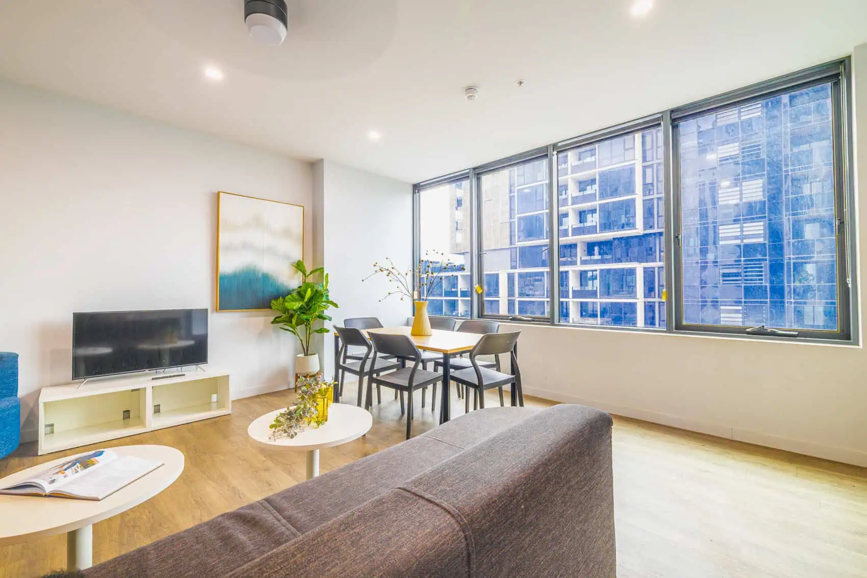  5 Bedroom Apartment Deluxe  -  Dwell Village Melbourne City  - Gallery -  5