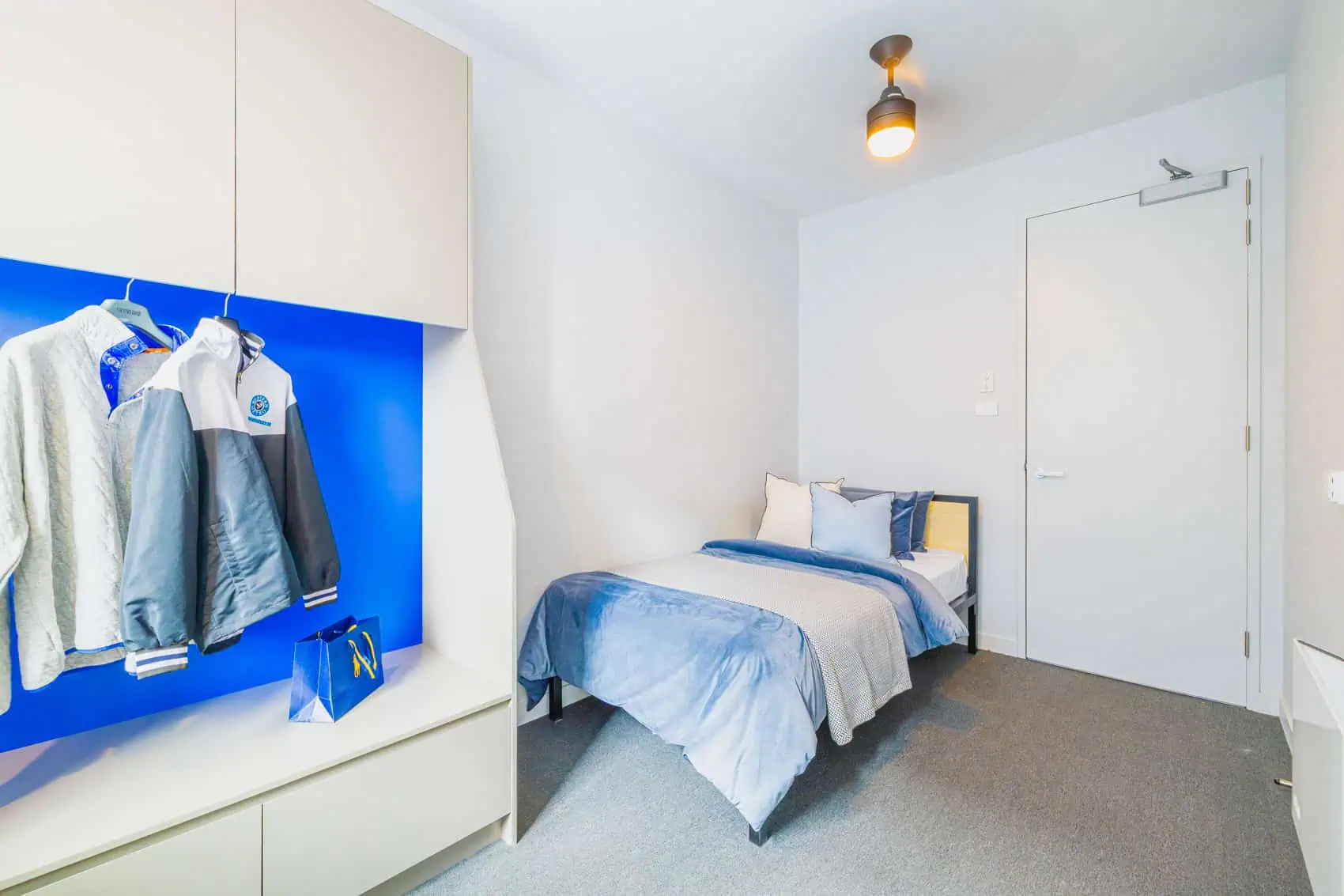  5 Bedroom Apartment Deluxe  -  Dwell Village Melbourne City  - Gallery -  8