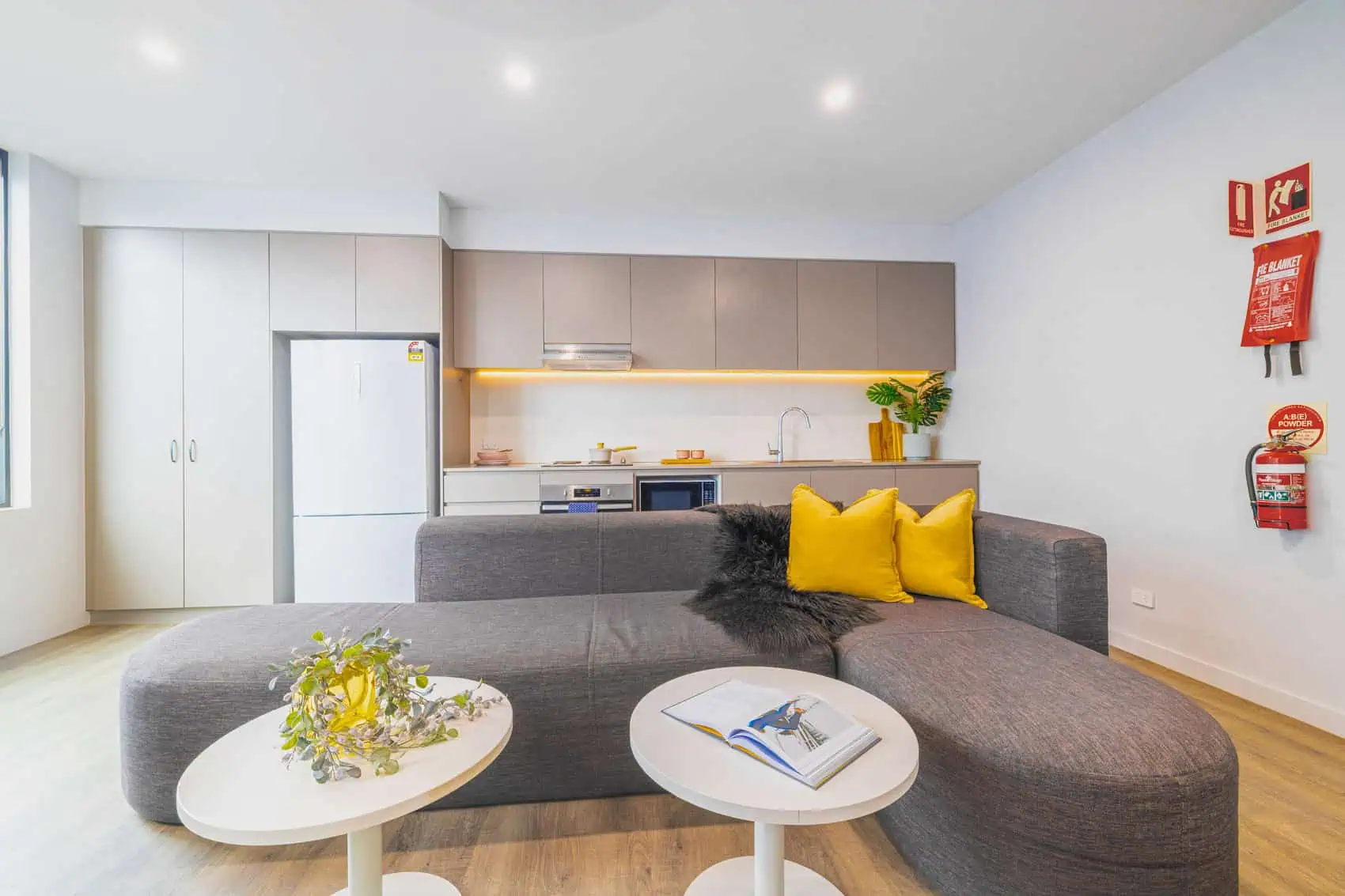 5 Bedroom Apartment Deluxe - Dwell Village Melbourne City - Gallery - 4