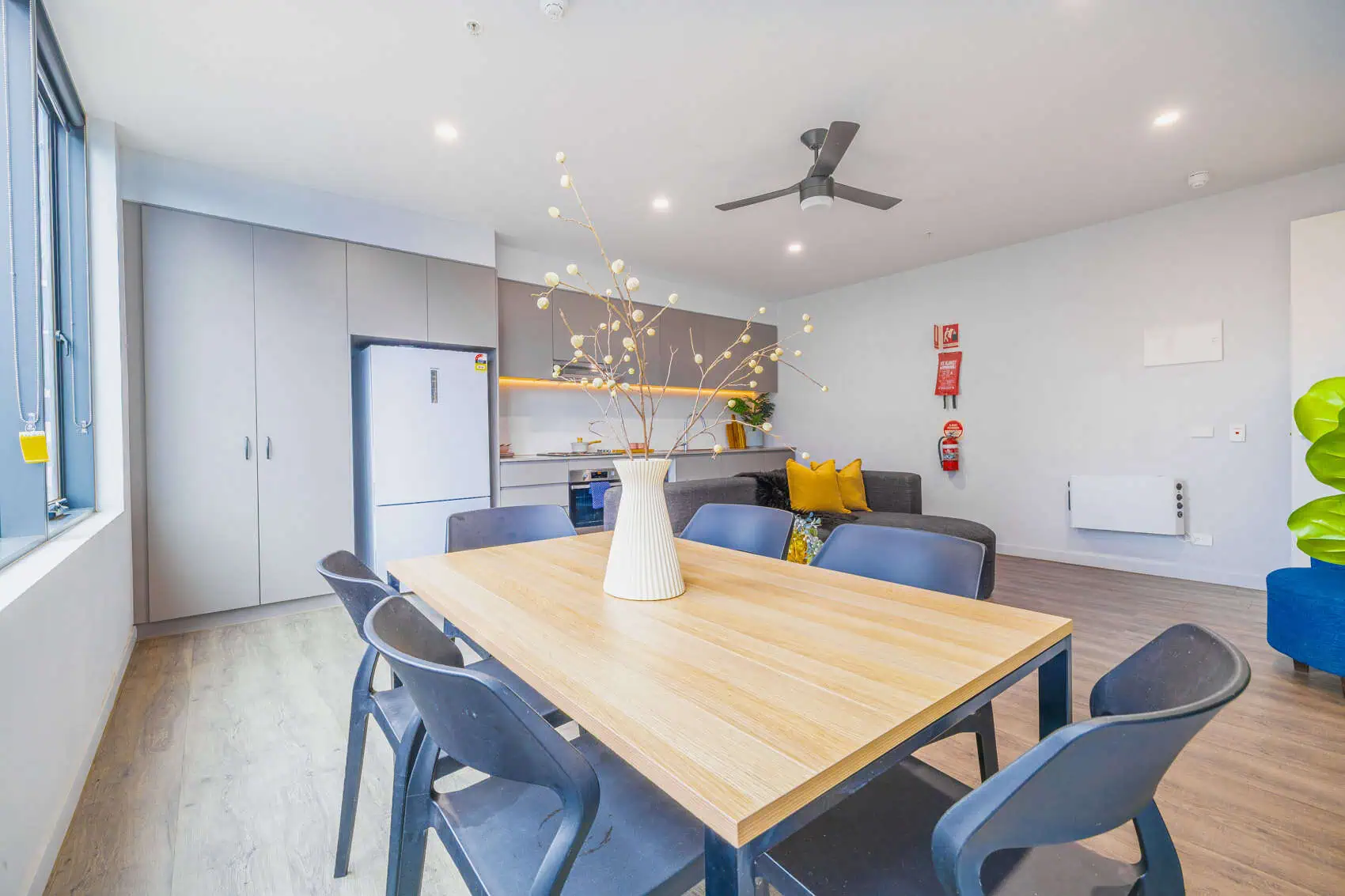  5 Bedroom Apartment Deluxe  -  Dwell Village Melbourne City  - Gallery -  7